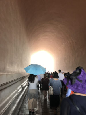 午門のトンネル
